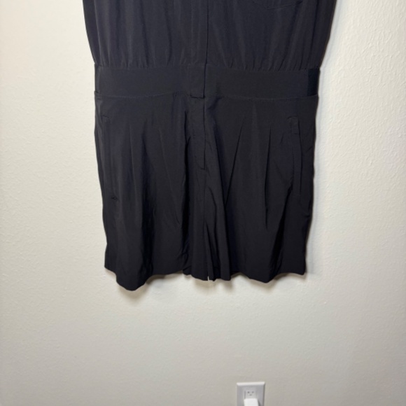 Athleta Brooklyn Romper Women's Size 12 Black Athleisure Stretch Activewear - Picture 5 of 7